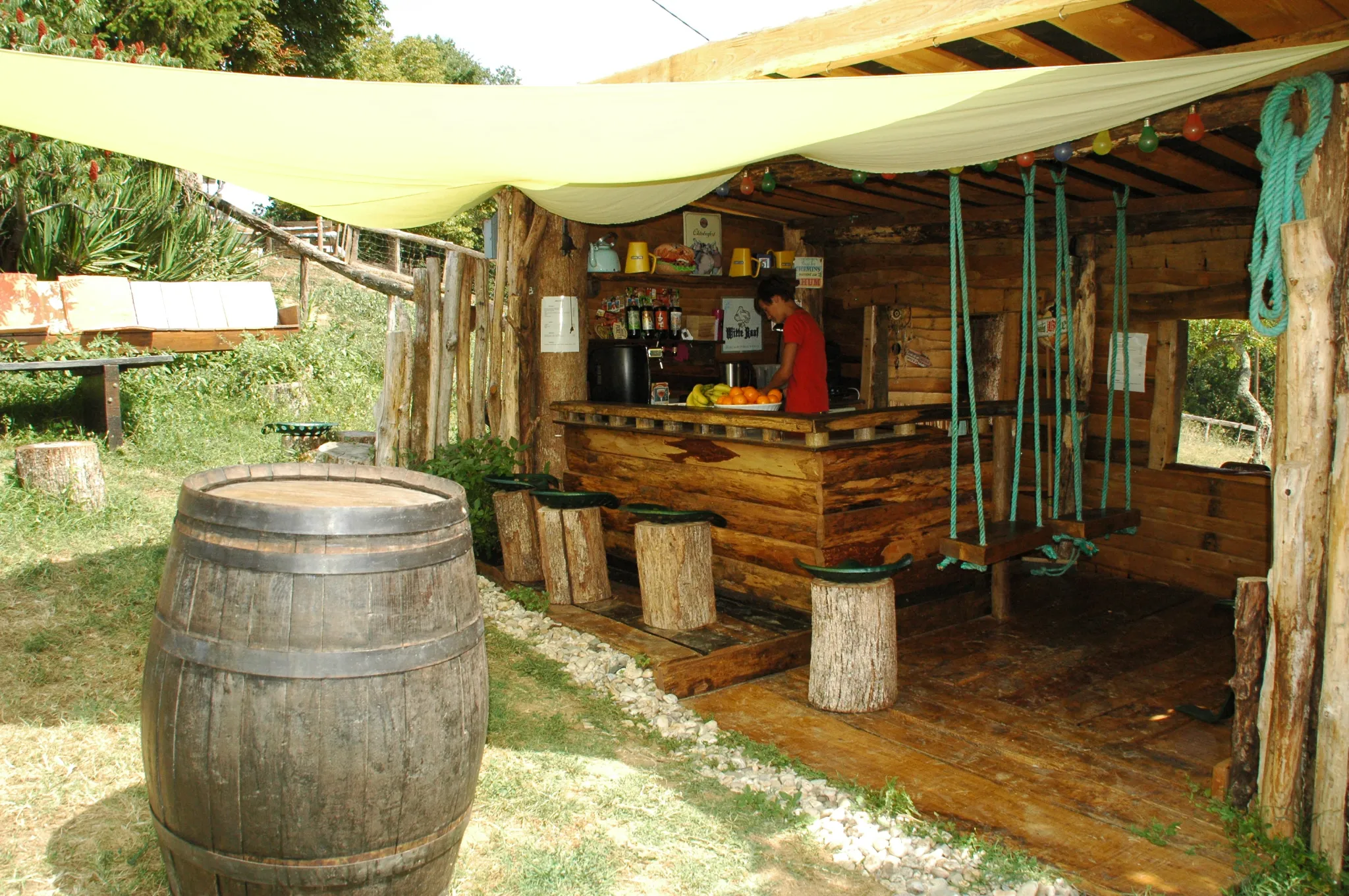 Pool bar