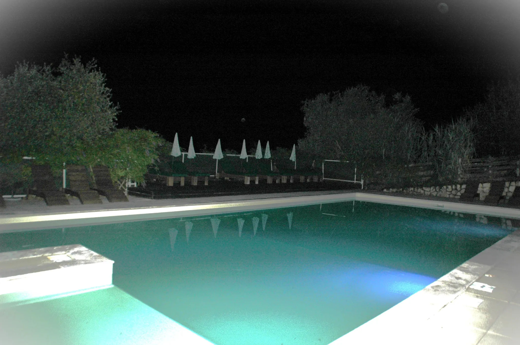 Piscine éclairé de nuit camping Univers Roussel
