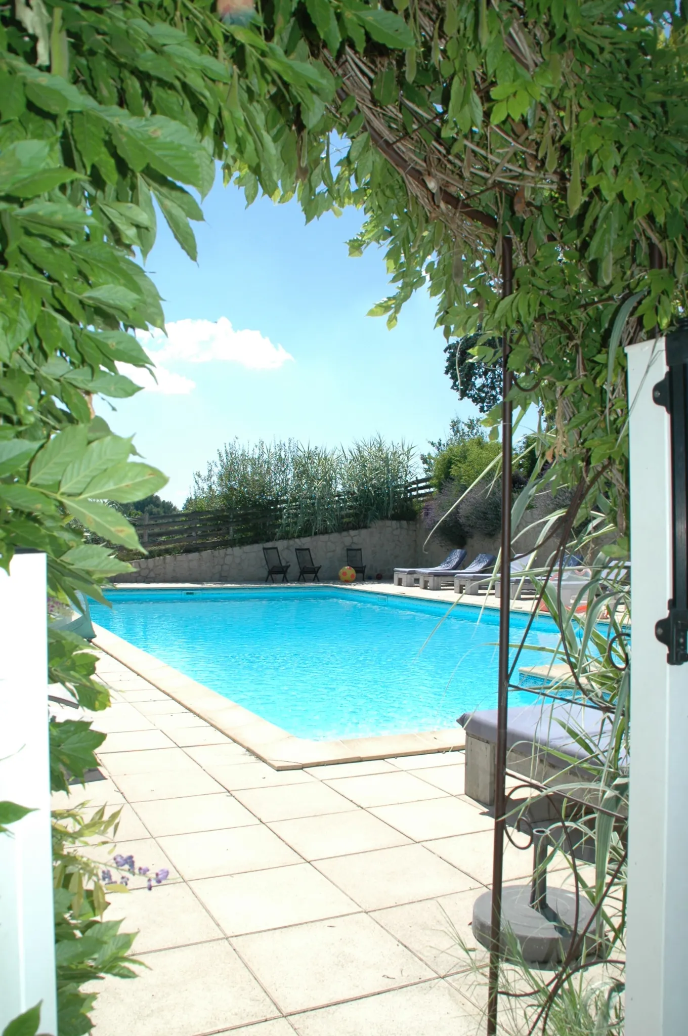 Entrée piscine camping Univers Roussel