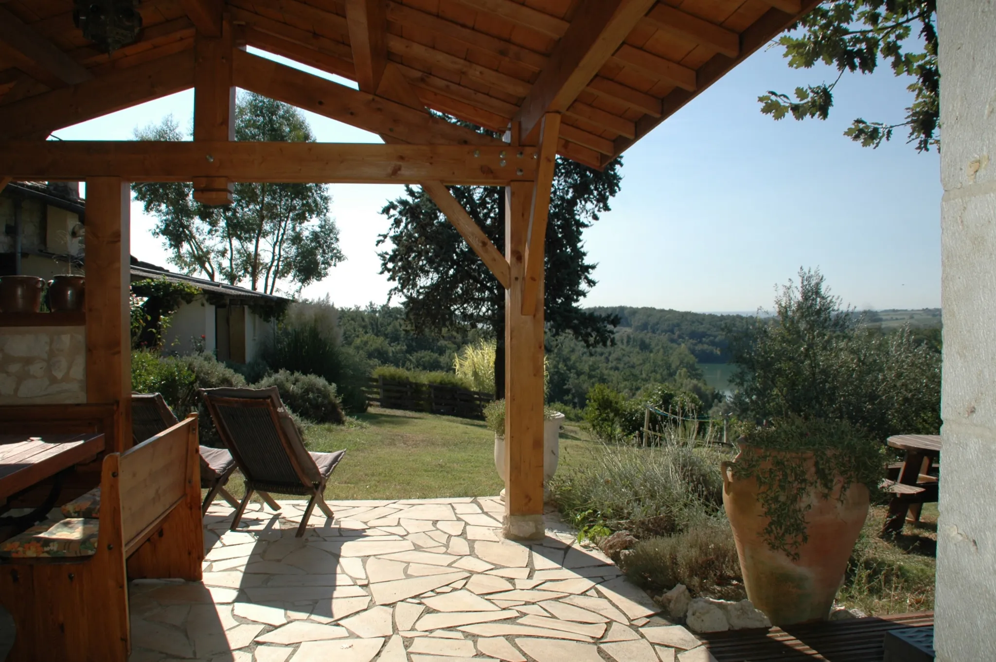 Terrasse couverte gîte 3 Camping Univers Roussel